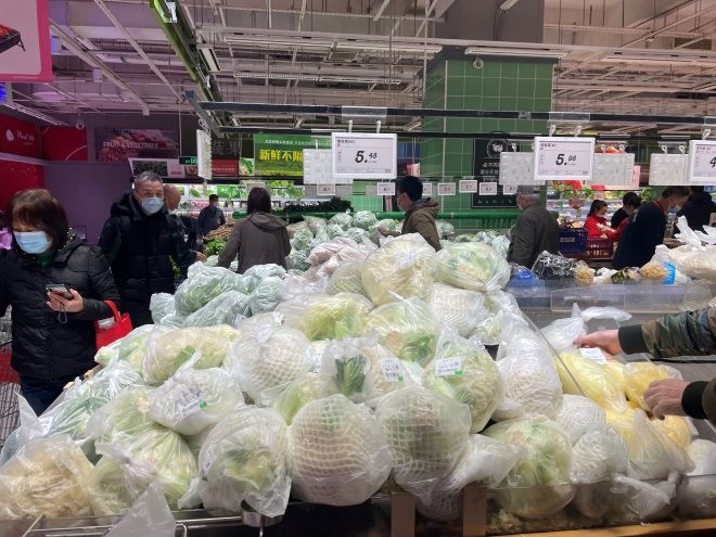 零售“抗疫”迎大考 保供穩(wěn)價(jià)，人員短缺成巨大挑戰(zhàn)